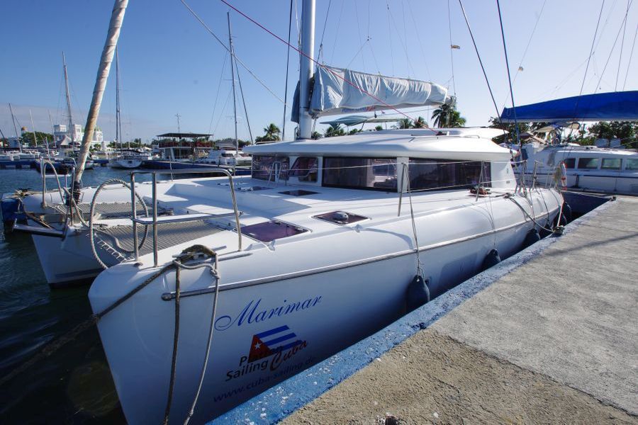 Catamaran Lagoon 421 - Marimar Cuba Sailing